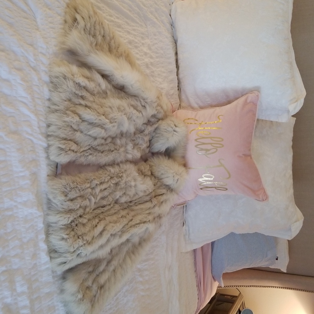 Saga fox coat